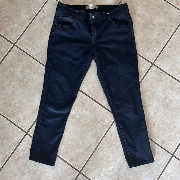 Democracy Denim - Figure Flattering Democracy Ab-Solution Skinny Jeans  Size 8 Dark Wash Stretch